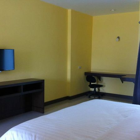 The Mondrian Khon Kaen Apartment Bagian luar foto