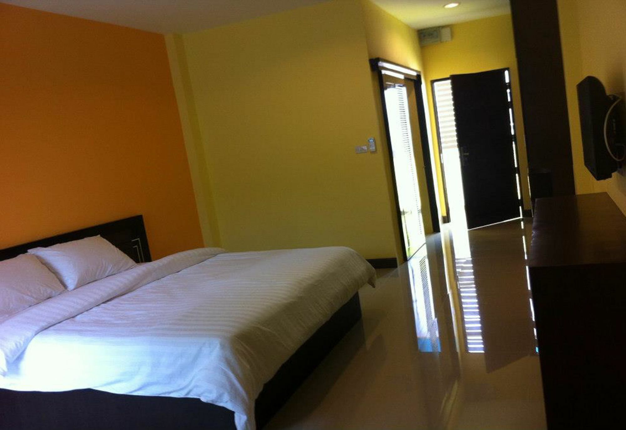 The Mondrian Khon Kaen Apartment Bagian luar foto