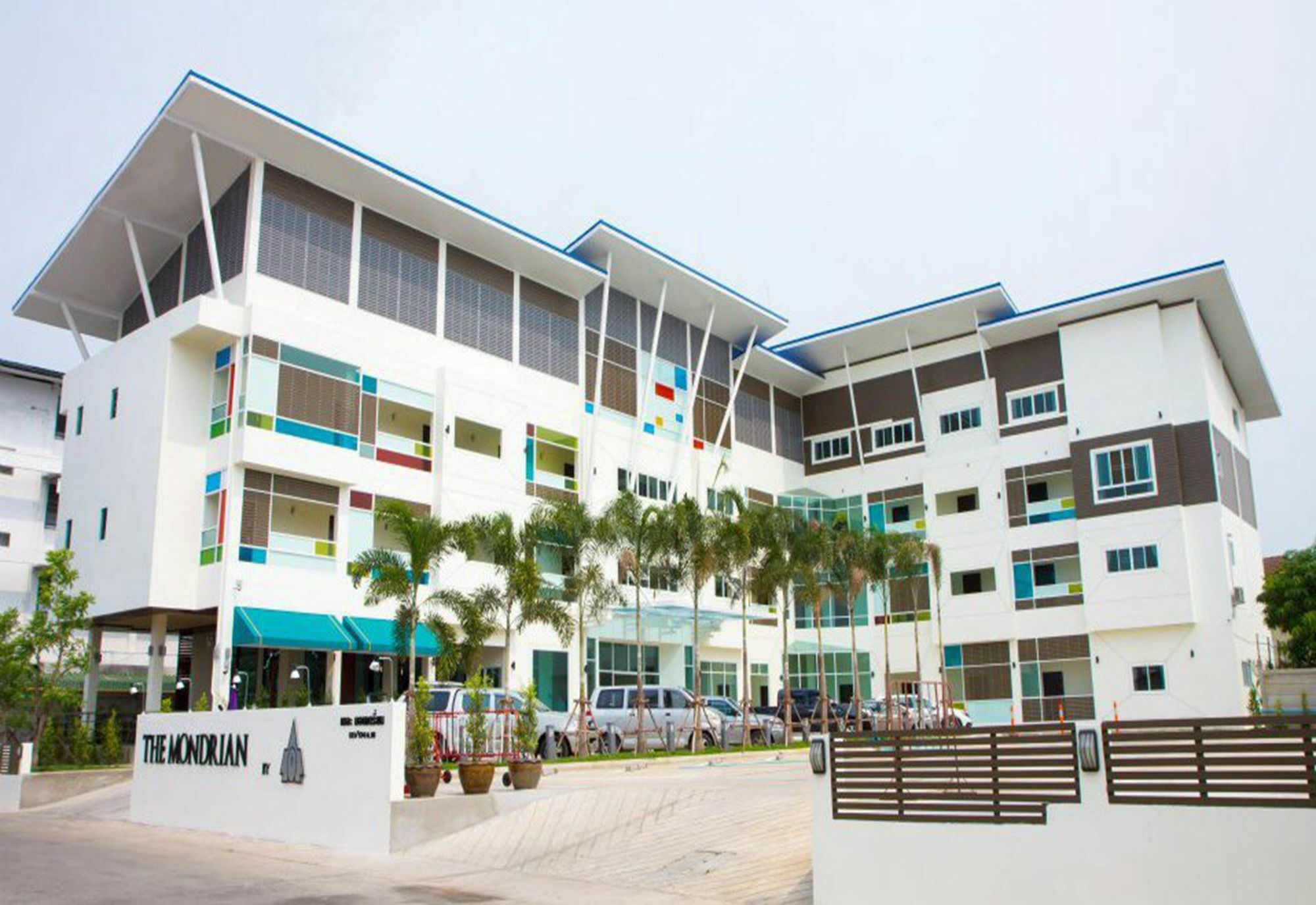 The Mondrian Khon Kaen Apartment Bagian luar foto